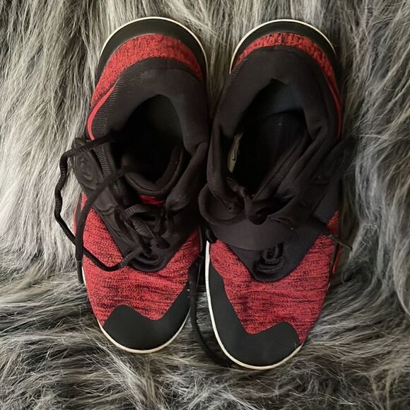 Nike KD Trey 5 VI Basketball Shoe Black/University Red/White Size 5.5Y - Picture 4 of 8